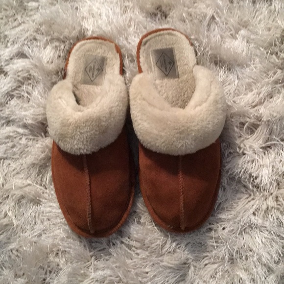 moccasin slides
